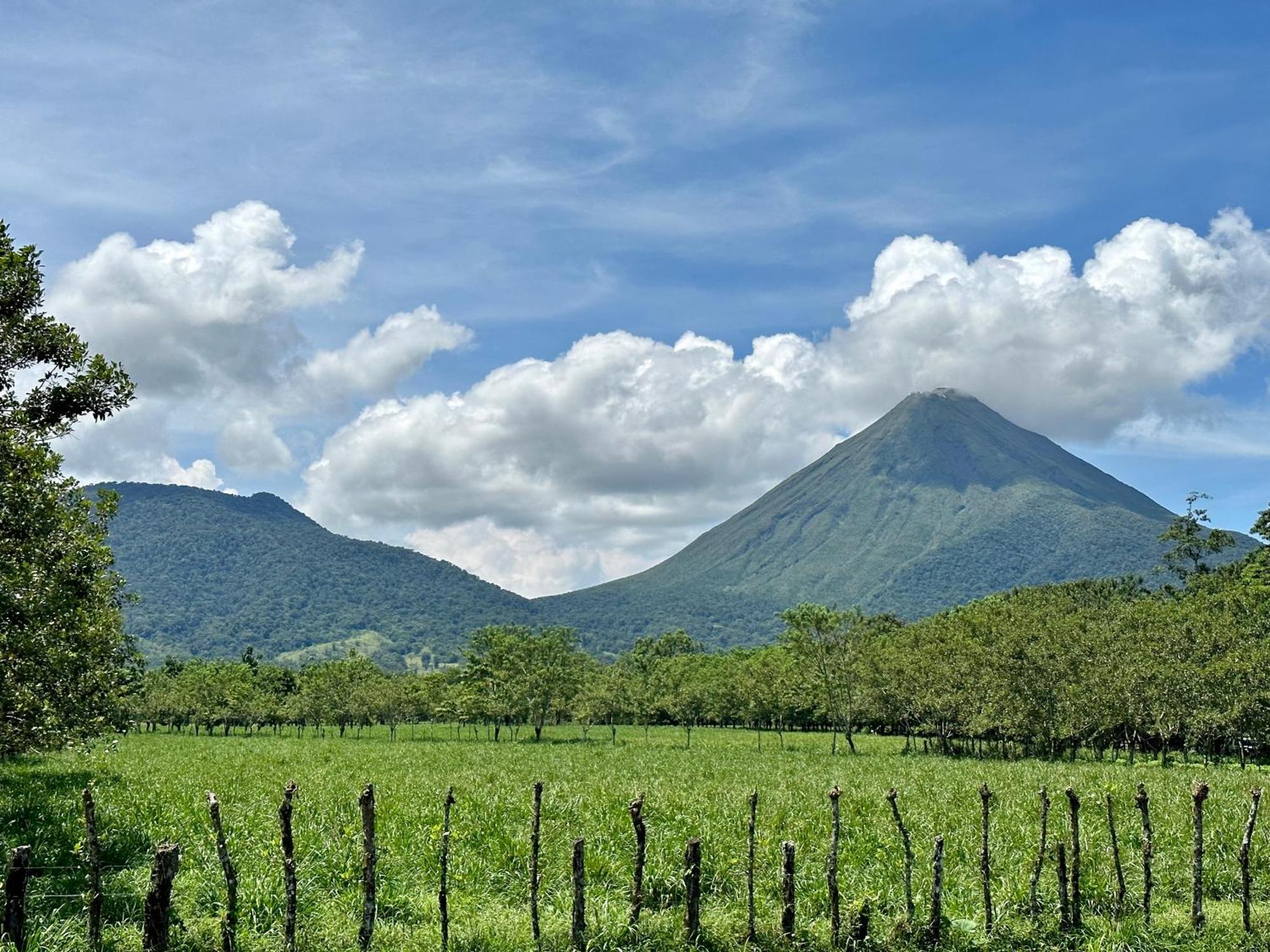 Oasis Arenal Villa Pool & Arenal Volcano View La Fortuna Bagian luar foto